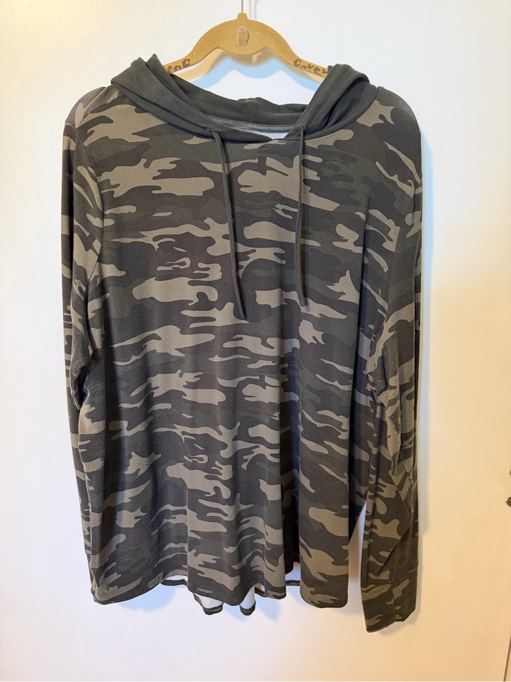 Belle Camo Hooded Long Sleeve Active Top
